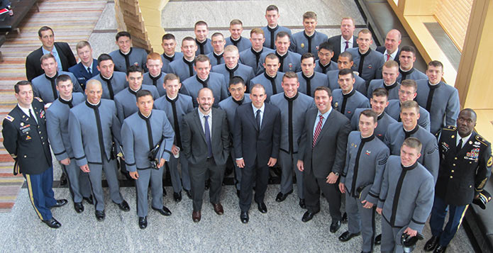 ウエストポイント陸軍士官学校投資部のウォール街訪問記念写真