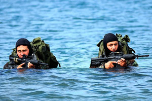 ネイビーシールズ地獄の特訓中