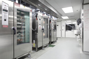 アナポリス海軍兵学校の厨房の機材