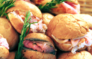 アナポリス海軍兵学校の食事　ミニサンドイッチ