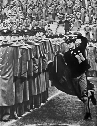 入場行進に紛れ込んだ偽カデット