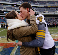 スタジアムでの求婚シーン