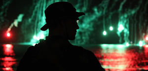 ネイビーシールズ隊員の横顔のシルエット