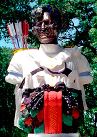 ペイントを施されたアナポリス海軍兵学校の銅像