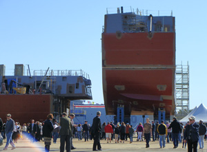 バス造船所のズムウォルト級駆逐艦2番艦の船体部分